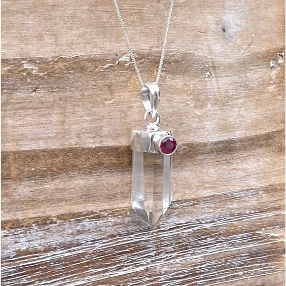 White Quartz & Garnet Necklace - Picture 2 of 16